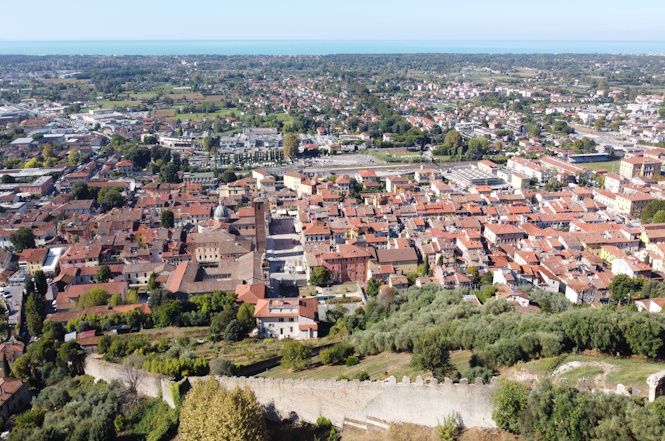 Pietrasanta “vola” all’Expo di Osaka 2025