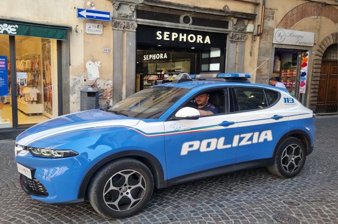 Lucca, Romeno violento allotanato dalla famiglia