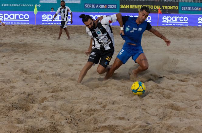 Va al Napoli la Coppa Italia di beach soccer. La Farmaè sconfitta per 6-3