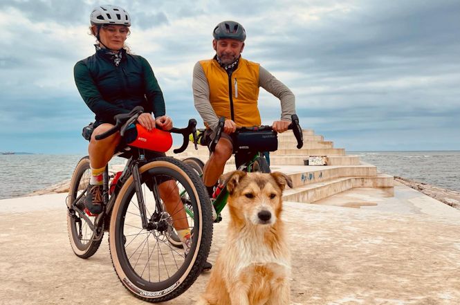 Otto puntate nel teatro di Bargilli e Bettini seguento il Giro d'Italia