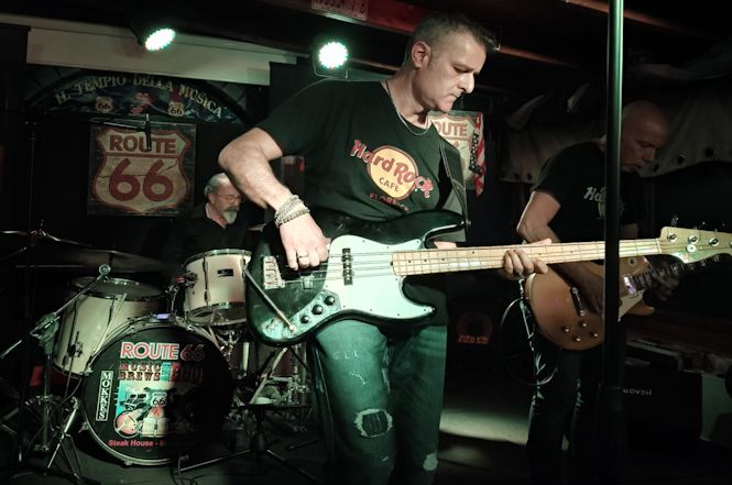 Si balla da stasera fino a domenica allo spazio "Agorà" di Tonfano