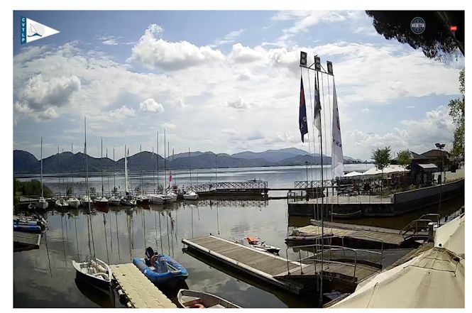 Circolo Velico Torre del Lago contro il porticciolo sbarrato