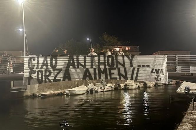 Viareggio Ultras, uno striscione per ricordare Anthony