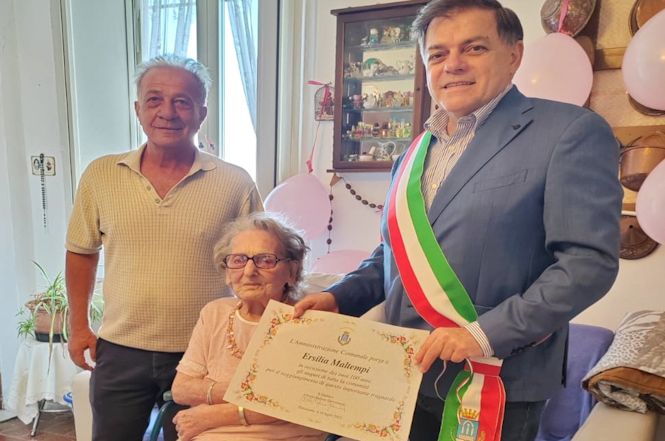 100 anni per Ersilia Maltempi: auguri dall'amministrazione pietrasantina