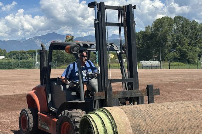 Lido, Partiti i lavori per il nuovo manto in sintetico all’Impianto Sportivo Benelli