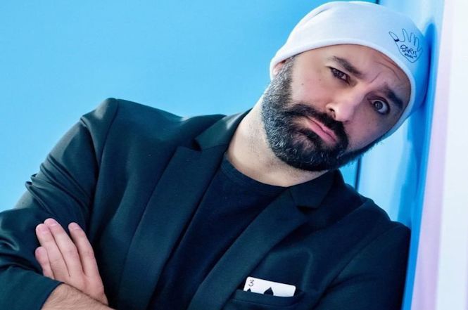 Andrea Paris alla Versiliana si propone per la prima volta con il suo spettacolo