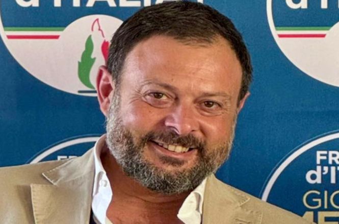 Cittadini in strada a Torre del Lago, spacciatori acocltellano Leonardo Pistoia