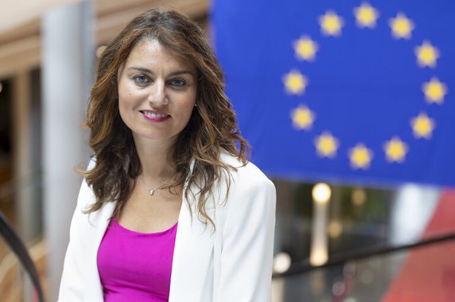 Il Parlamento italiano dibatte anche al Caffè