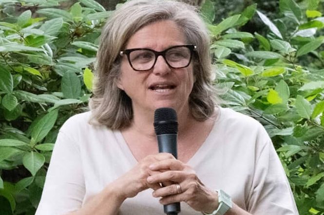 Oggi pomeriggio al Caffè dialogo tra creatività e paesaggio con Maria Adriana Giusti