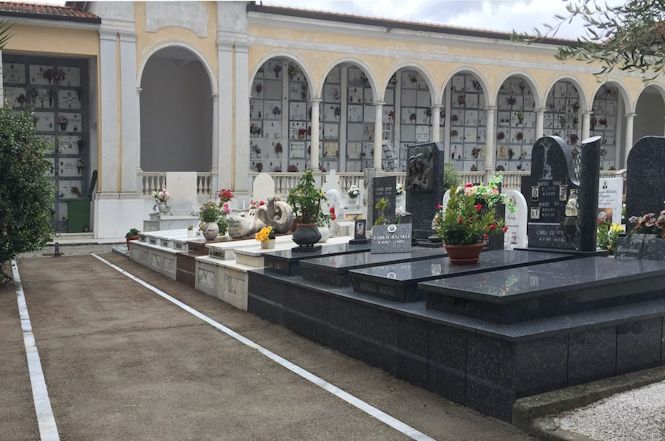 Seravezza, affidati per tre anni i lavori ai cimiteri comunali