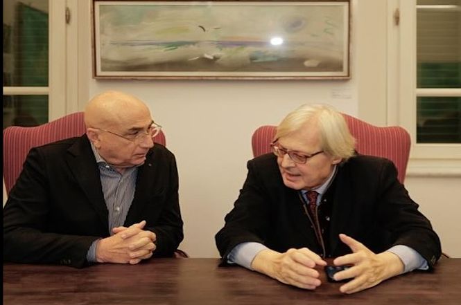 Vittorio Sgarbi in visita privata alla mostra “Eugenio Cecconi: giornate di caccia e di colore”