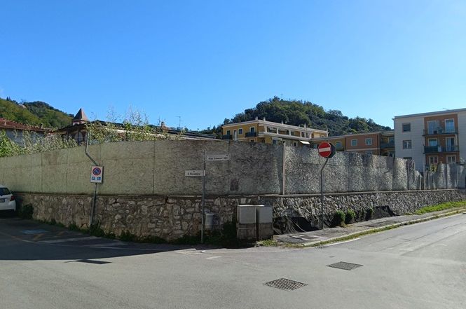 Il Comune di Massarosa ha acquisito l’area dell’ex scuole medie: “Rilanciamo il centro del capoluogo”