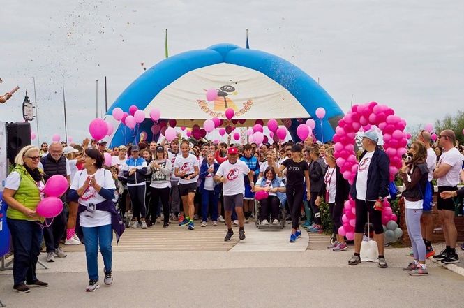 A Forte dei Marmi scatta l'ottava edizione della Run For Airc, corsa non competitiva a sostegno della ricerca sul tumore al seno