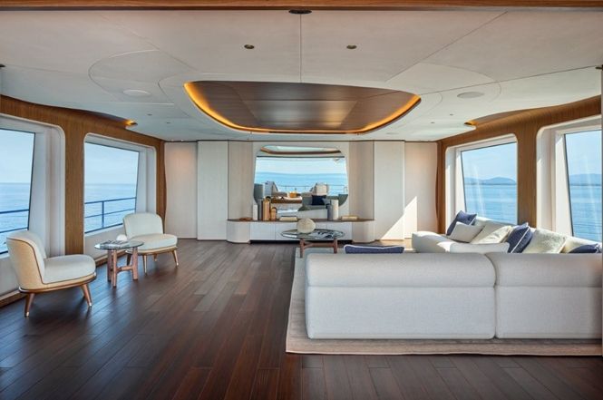 MAIORA (Next Yacht Group) presenta il 36 Exuma: un rinnovamento progettuale con linee pulite, volumi generosi e ambienti in continuità interno-esterno