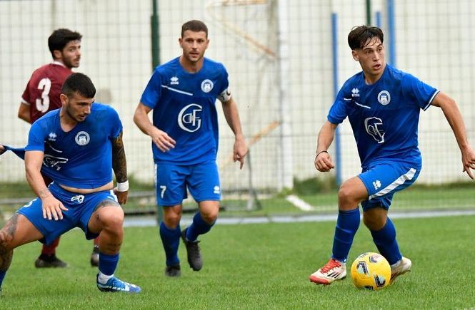 Brinda solo il Seravezza. Crisi Camaiore! Brutta sconfitta del Viareggio. Pareggini per Pietrasanta e Forte dei Marmi