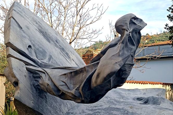 In viale San Francesco il “volo d'angelo” del maestro Finotti