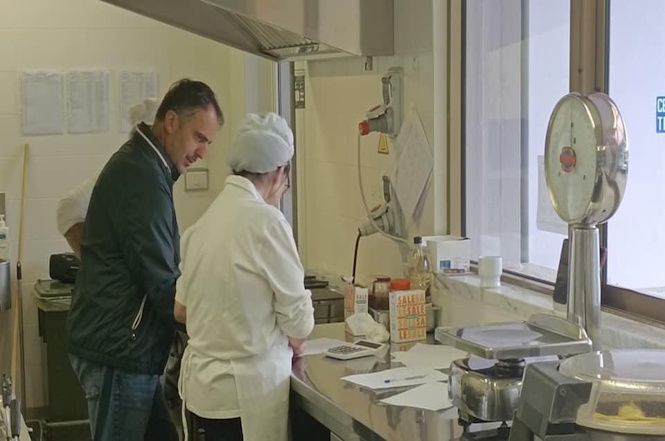 Massarosa, nuova scheda di valutazione e disposizione dei rappresentanti mensa