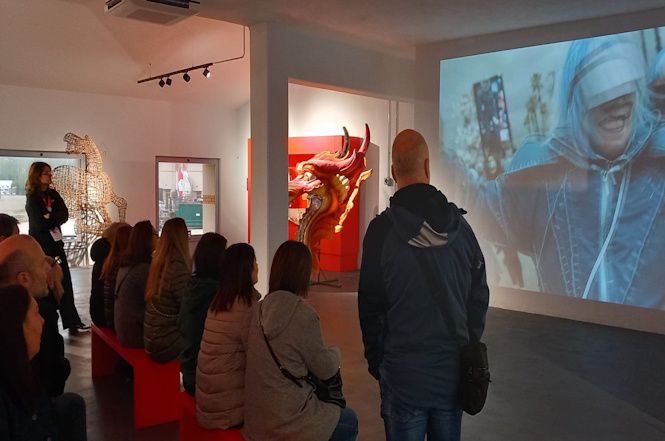 Dal 31 gennaio la mostra "Colore, musica e maschere"