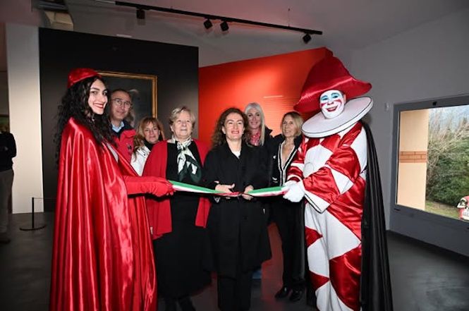 Inaugurata la mostra "Colore, musica e maschere" al Museo del Carnevale