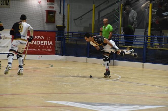 Il derbyssimo di hockey è bianconero: il Cgc Viareggio batte 2-0 il Forte dei Marmi coi gol dei grandi ex!
