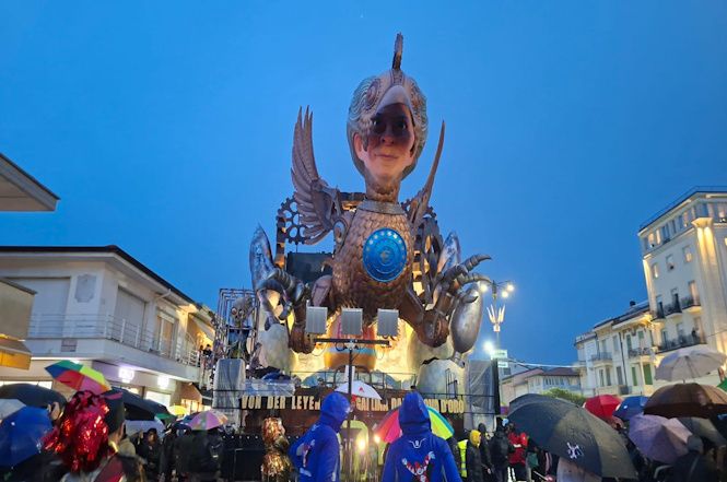 In attesa del triplice scoppio Avanzini arriva in piazza Mazzini