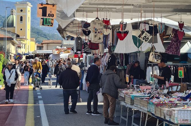 Espositori chiamati a partecipare alla festa del Patrono