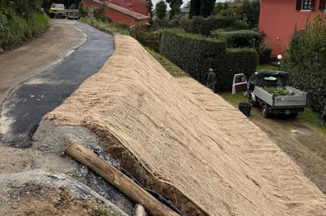 Conclusi i lavori di ripristino della frana in via Duccini a Camaiore