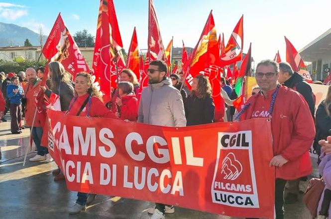 Lavoratori balneari, appello della Filcams Cgil Lucca