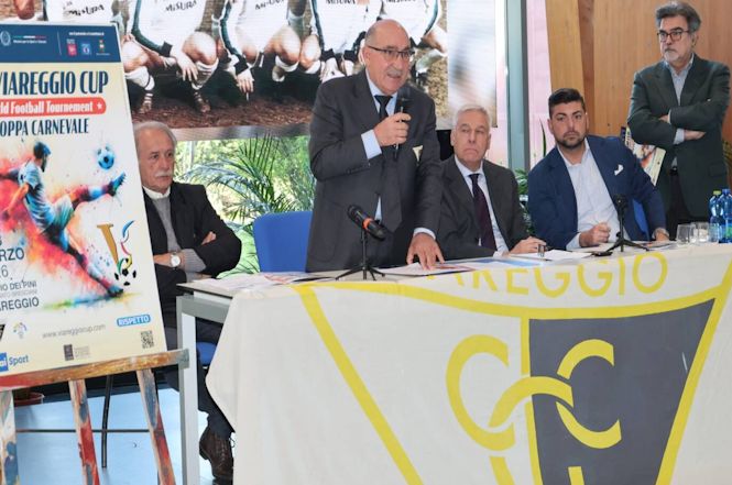 La Viareggio Cup rende omaggio a Rocco Commisso, patron della Fiorentina