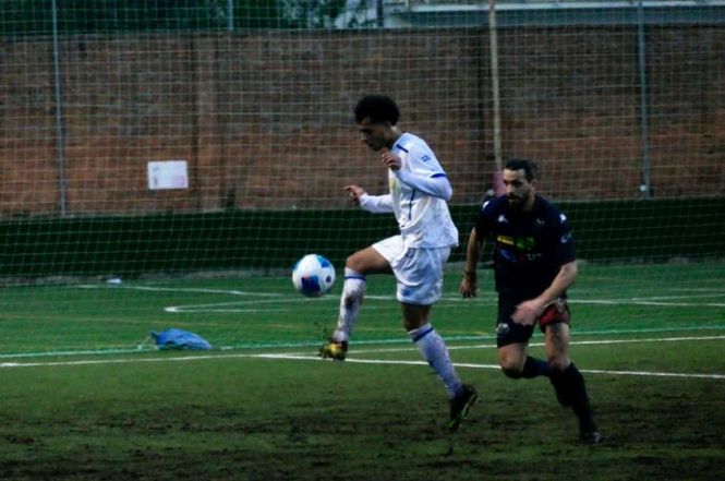 Bel punto del Camaiore nell'anticipo del sabato col Tau. Il Seravezza strapazza il Terranuova Traiana e allunga al 2° posto solitario