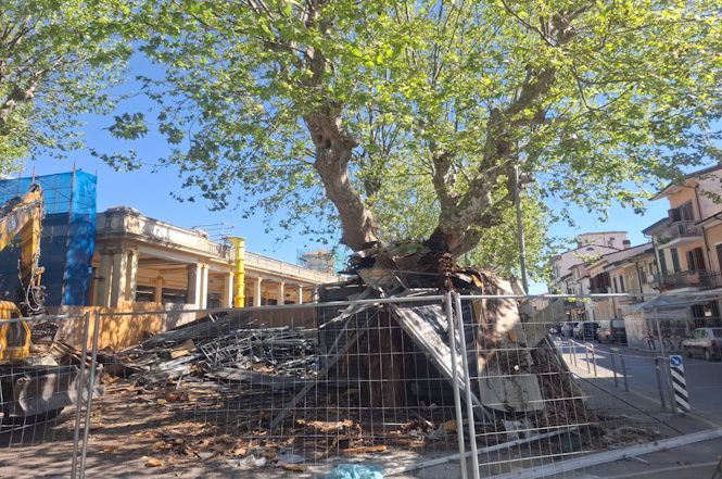 Stamani la demolizione del "Piazzone"