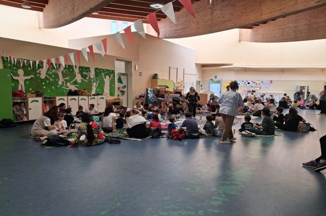 La Scuola dell'Infanzia "Girasole" si trasforma in un prato colorato