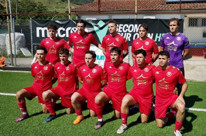 Vincono i playoff del proprio girone il Seravezza in Serie D ed il Massarosa in Seconda categoria