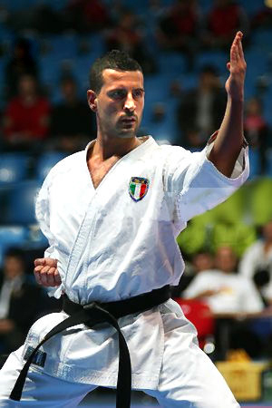 UN VIAREGGINO ALLENA LA NAZIONALE DI KARATE