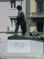 Monumento ai Caduti di Lorenzo Viani e Domenico Rambelli